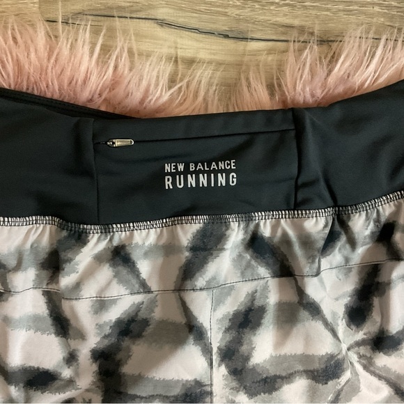 New Balance Black Athletic Short Size S - Picture 4 of 8